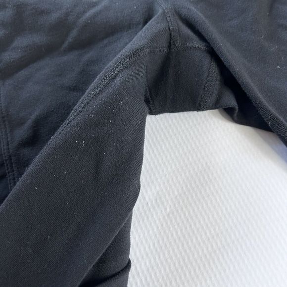 Athleta XS 9 inch Biker Shorts with pockets black - Picture 3 of 9